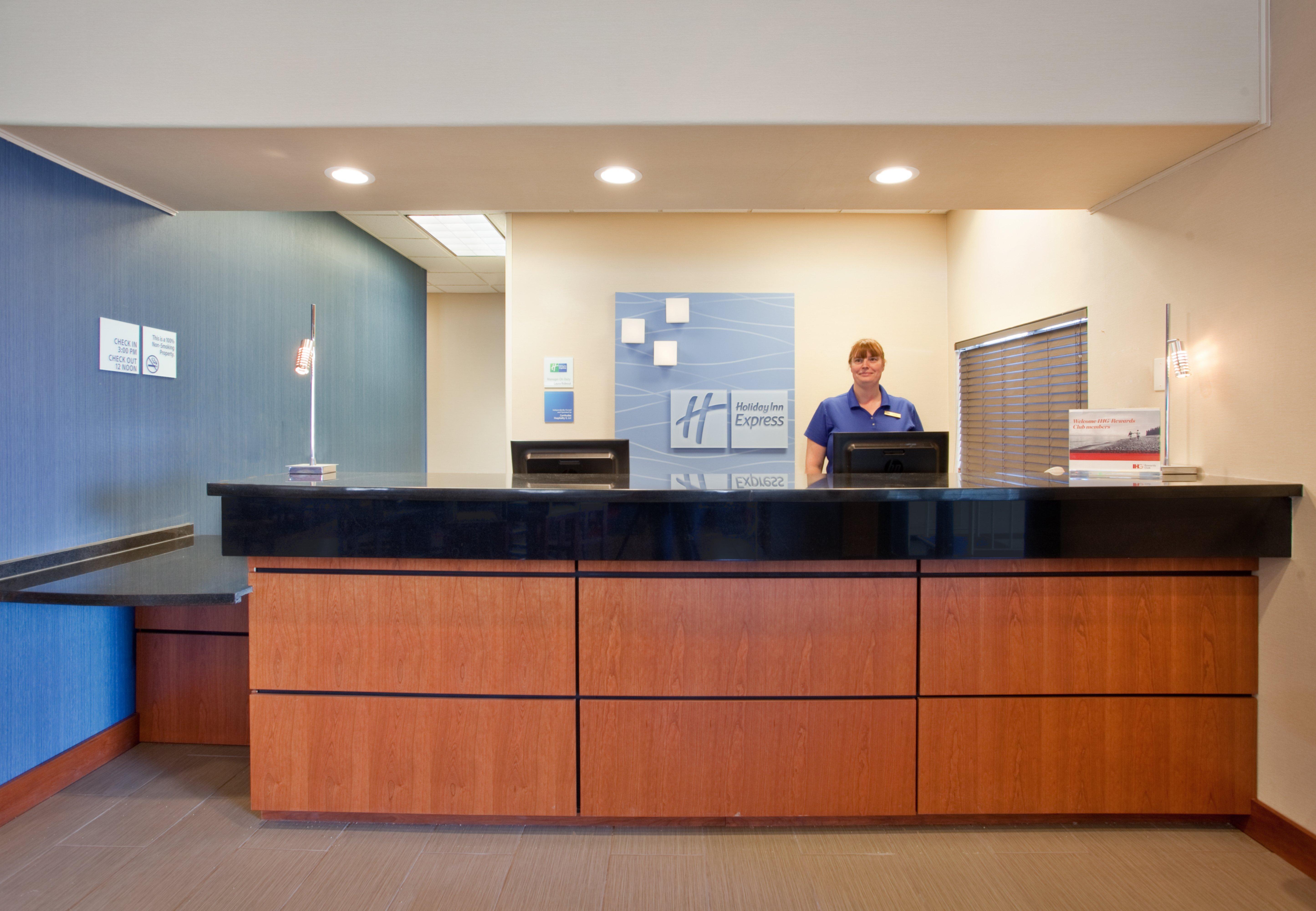 Holiday Inn Express Hotel & Suites Beatrice By Ihg Exterior photo
