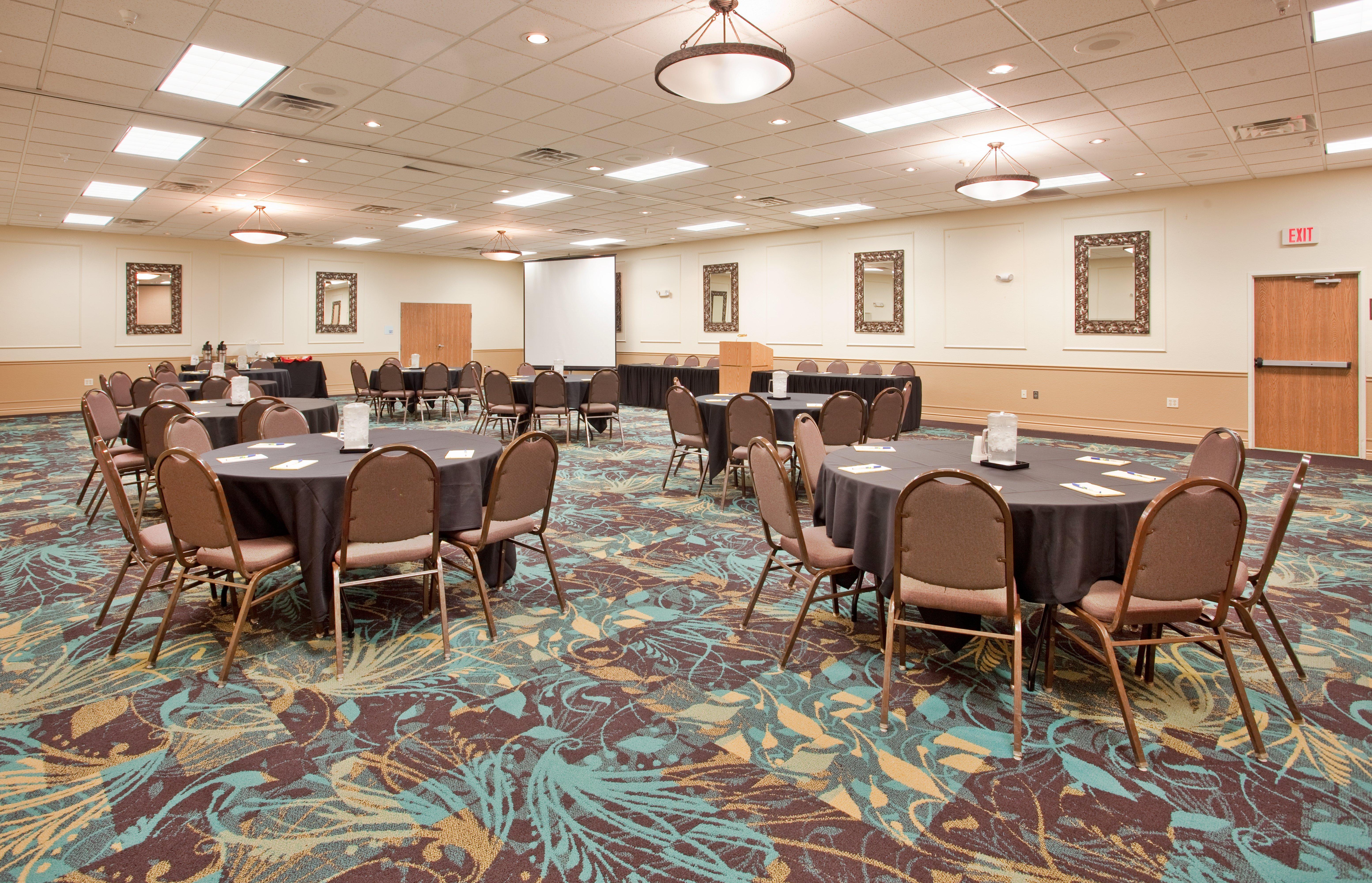 Holiday Inn Express Hotel & Suites Beatrice By Ihg Exterior photo