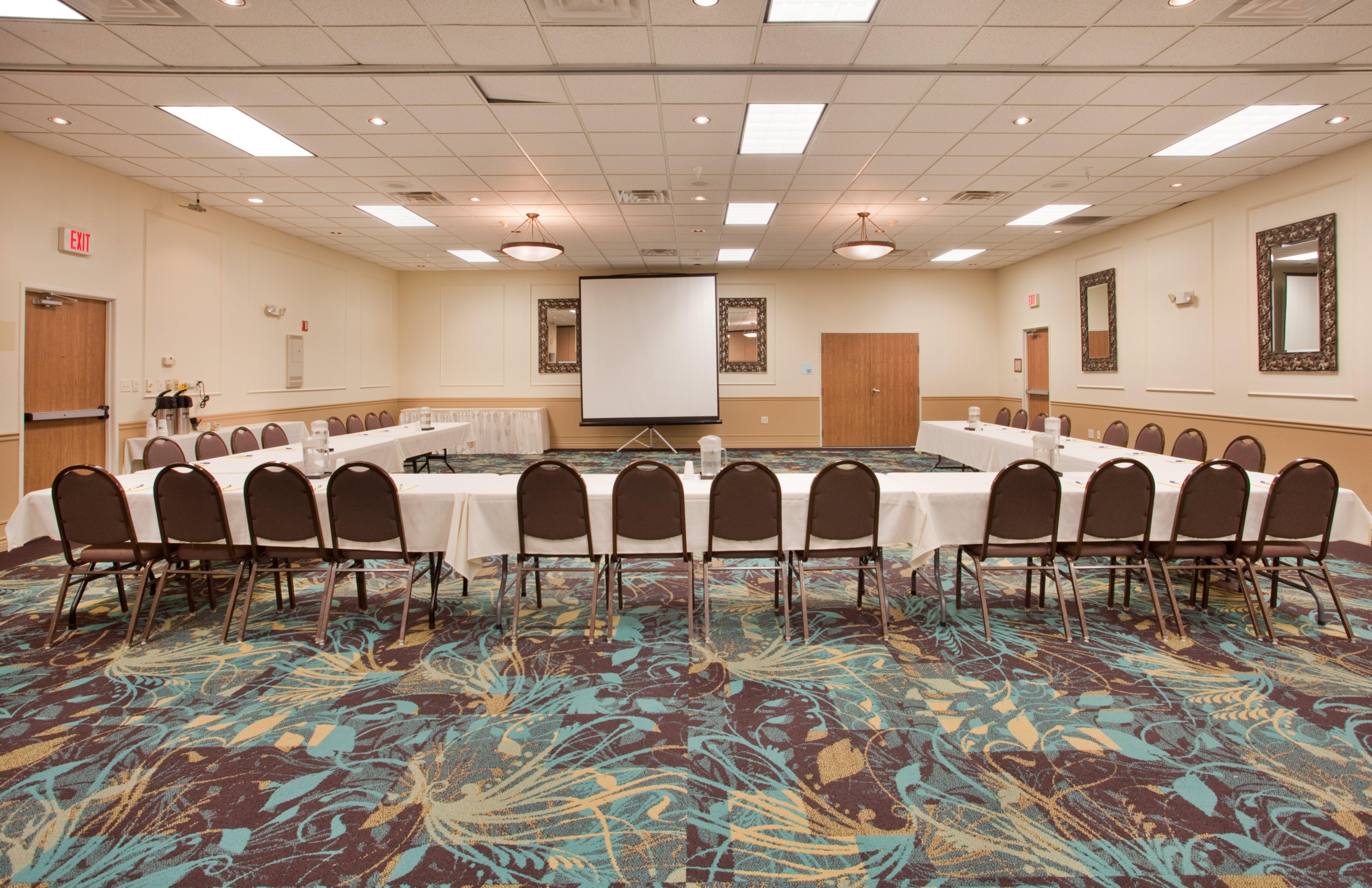 Holiday Inn Express Hotel & Suites Beatrice By Ihg Exterior photo