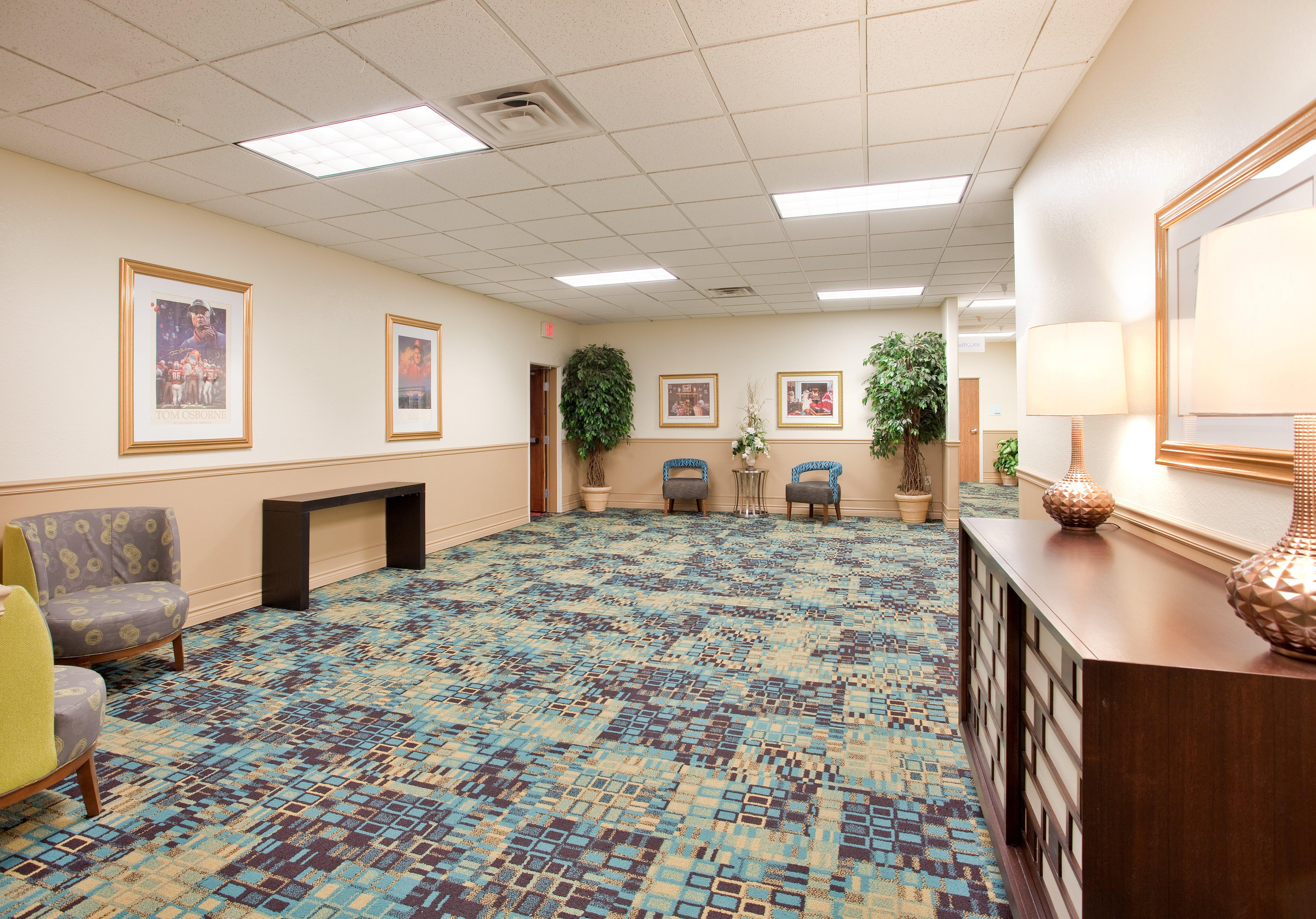 Holiday Inn Express Hotel & Suites Beatrice By Ihg Exterior photo