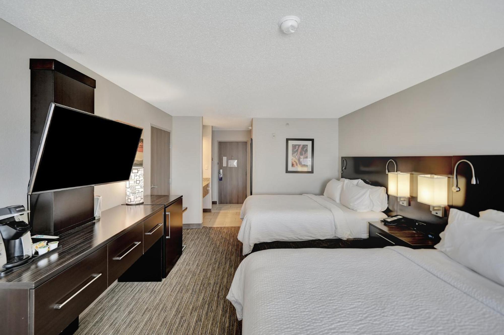 Holiday Inn Express Hotel & Suites Beatrice By Ihg Exterior photo