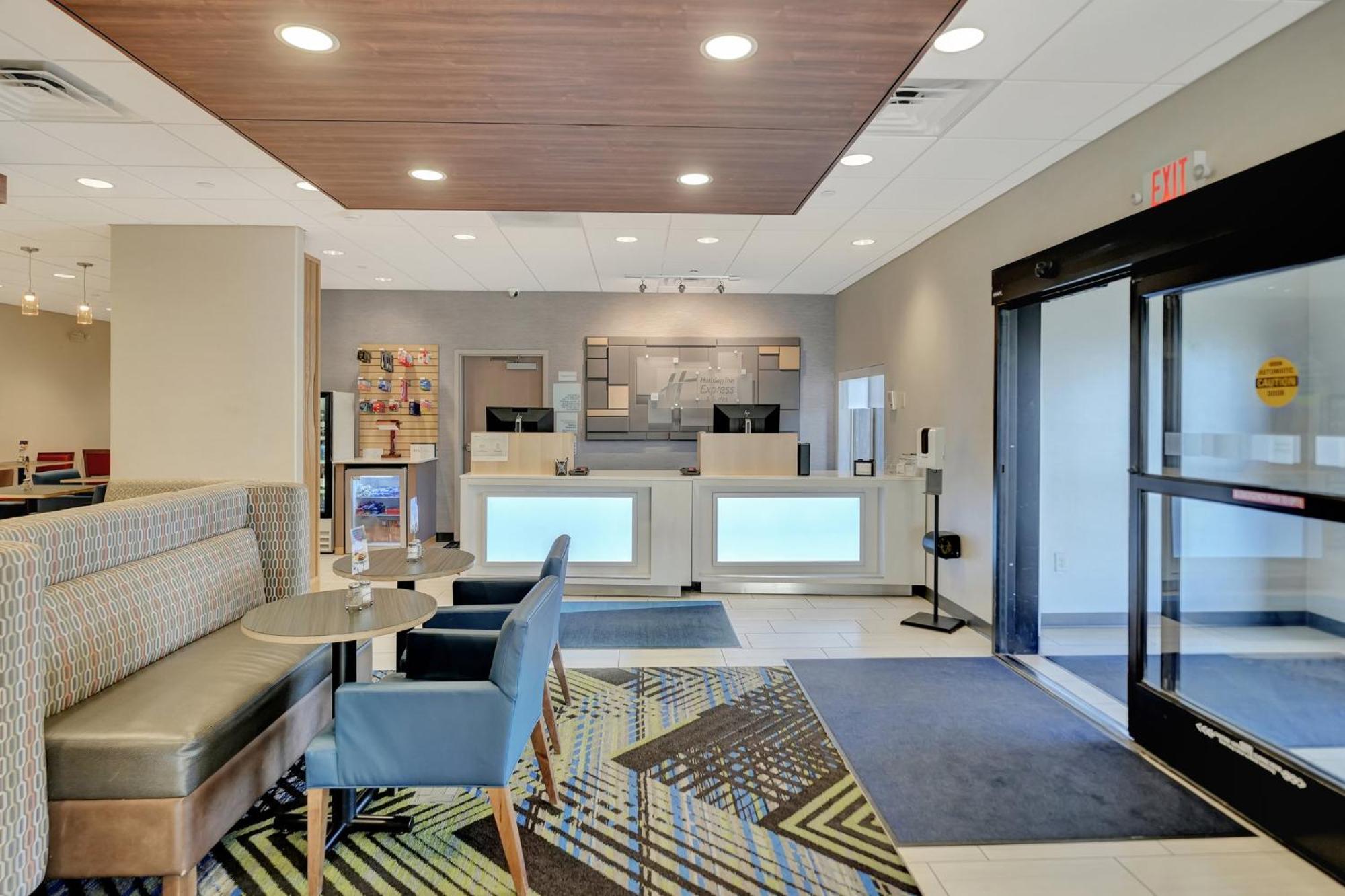 Holiday Inn Express Hotel & Suites Beatrice By Ihg Exterior photo