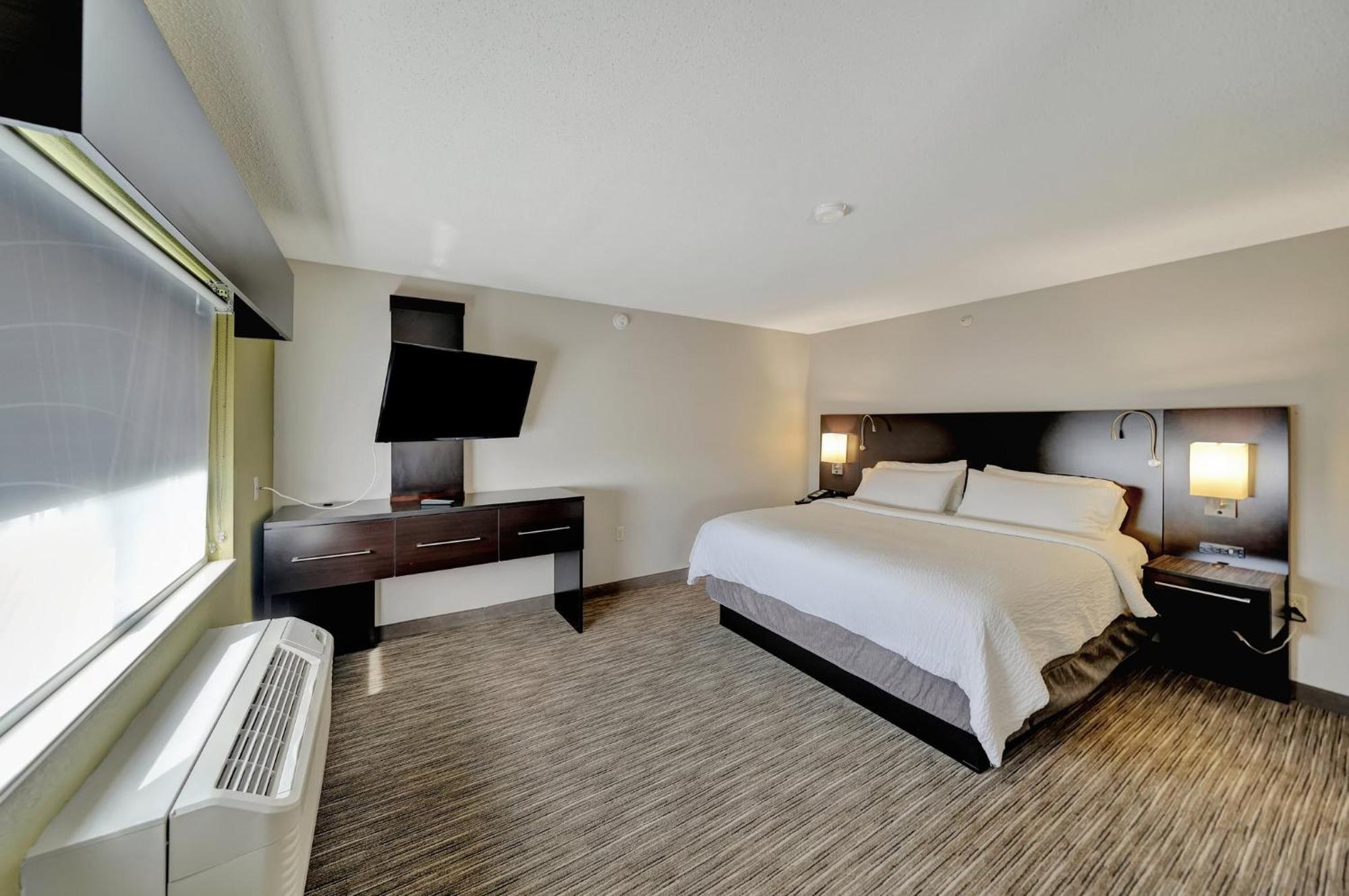 Holiday Inn Express Hotel & Suites Beatrice By Ihg Exterior photo