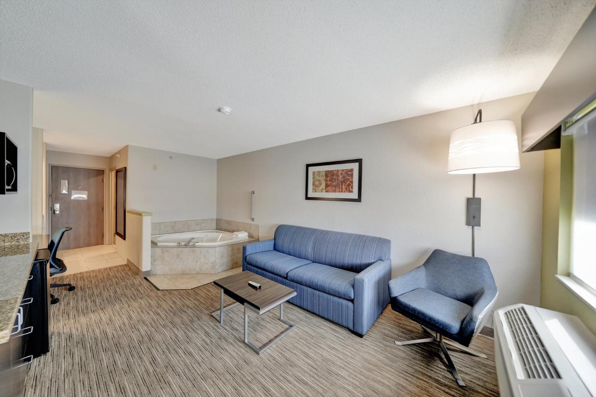 Holiday Inn Express Hotel & Suites Beatrice By Ihg Exterior photo