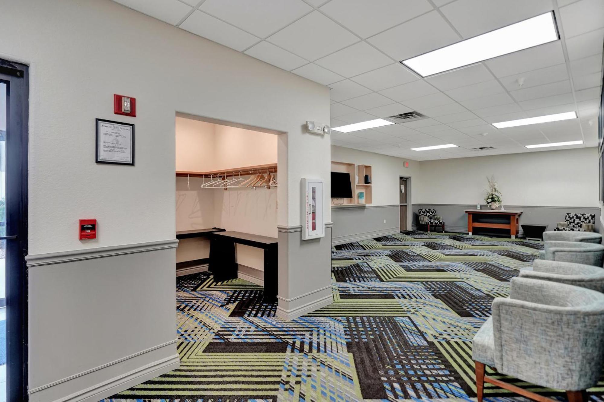 Holiday Inn Express Hotel & Suites Beatrice By Ihg Exterior photo