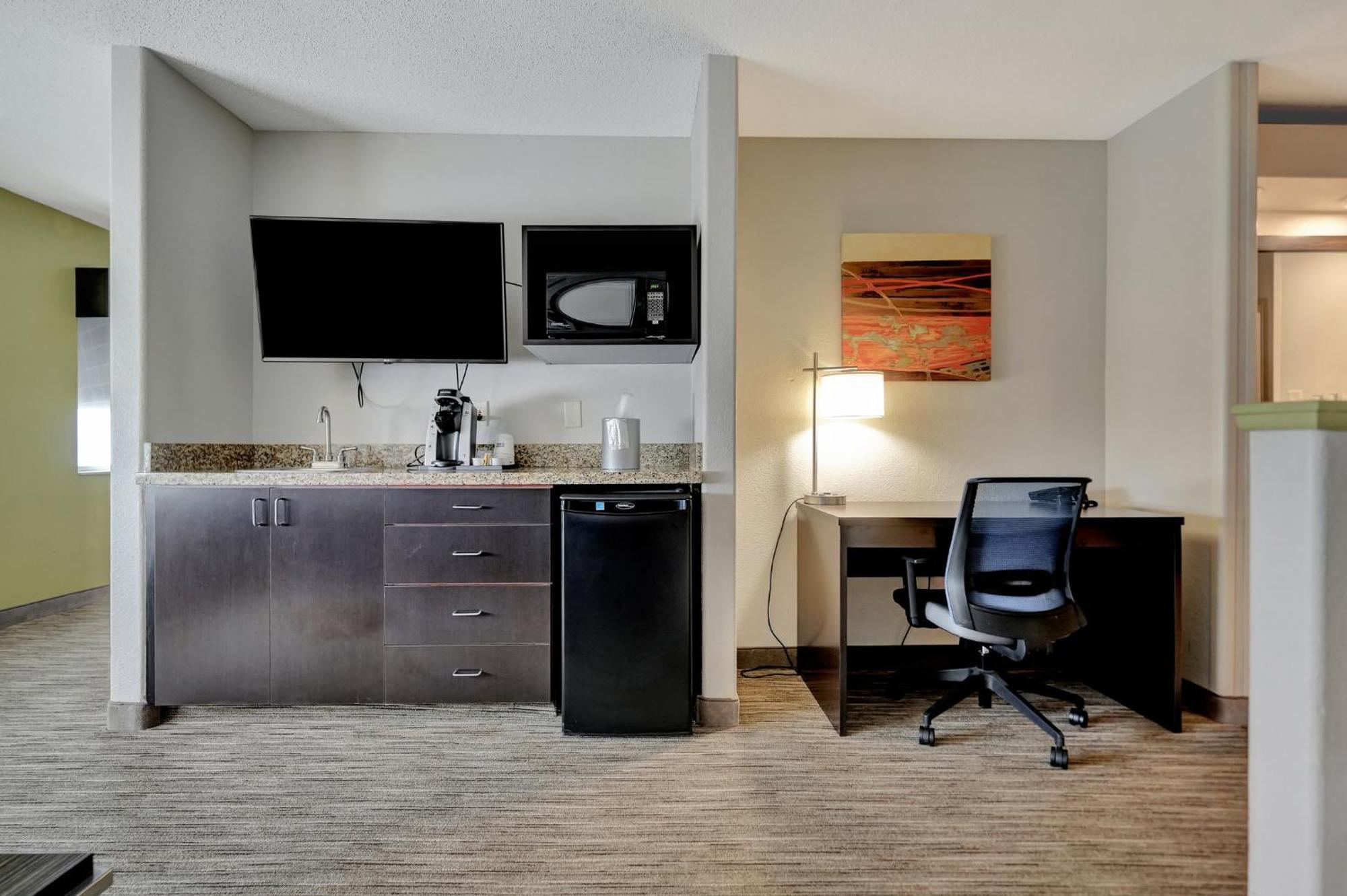 Holiday Inn Express Hotel & Suites Beatrice By Ihg Exterior photo