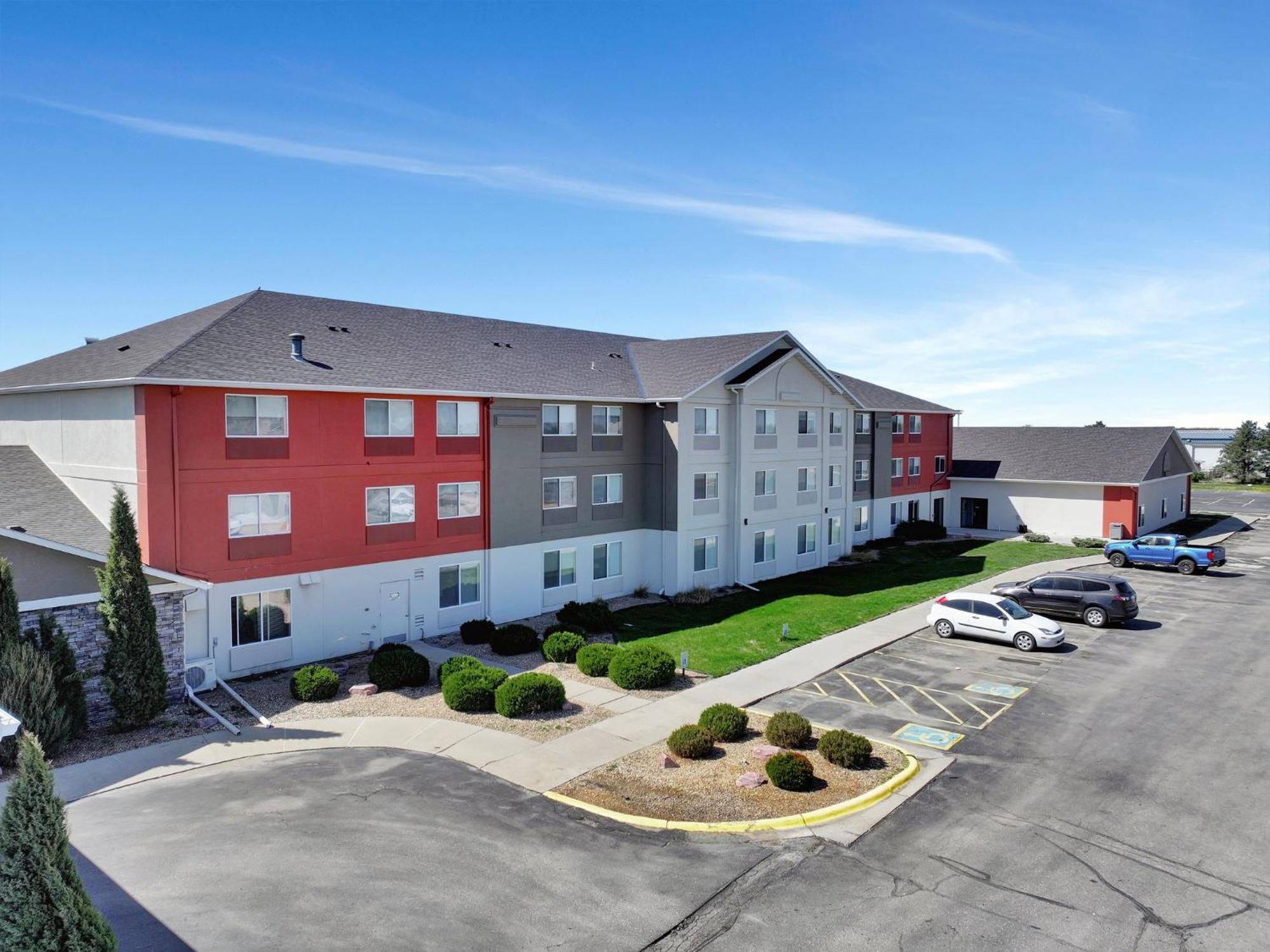 Holiday Inn Express Hotel & Suites Beatrice By Ihg Exterior photo